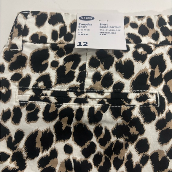 Leopard Print Women's Shorts - Picture 7 of 8